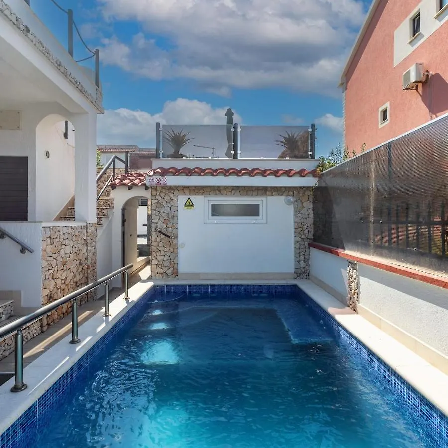 Apartment Holiday House Iva Slatine Croatia
