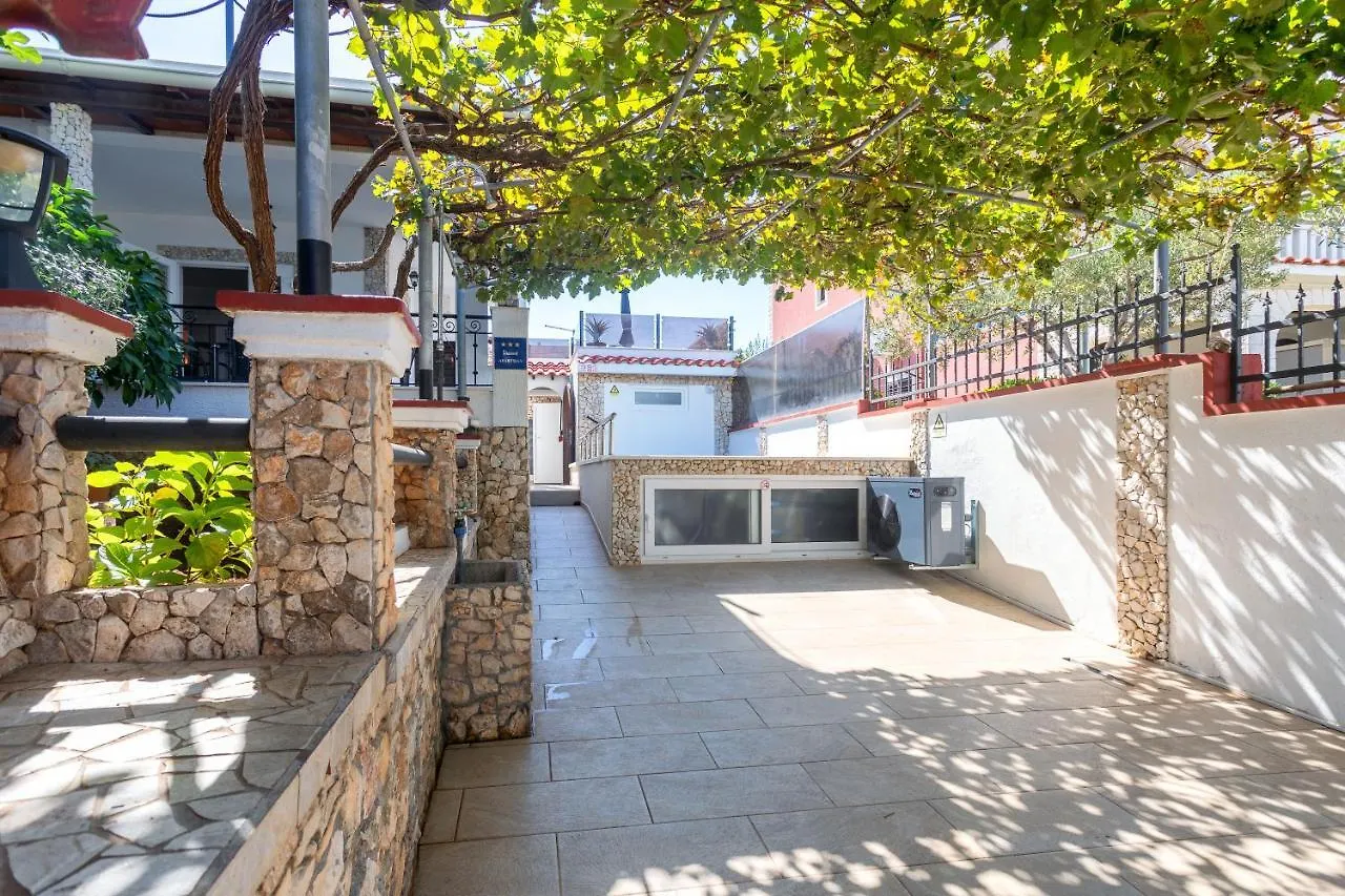 Apartment Holiday House Iva Slatine