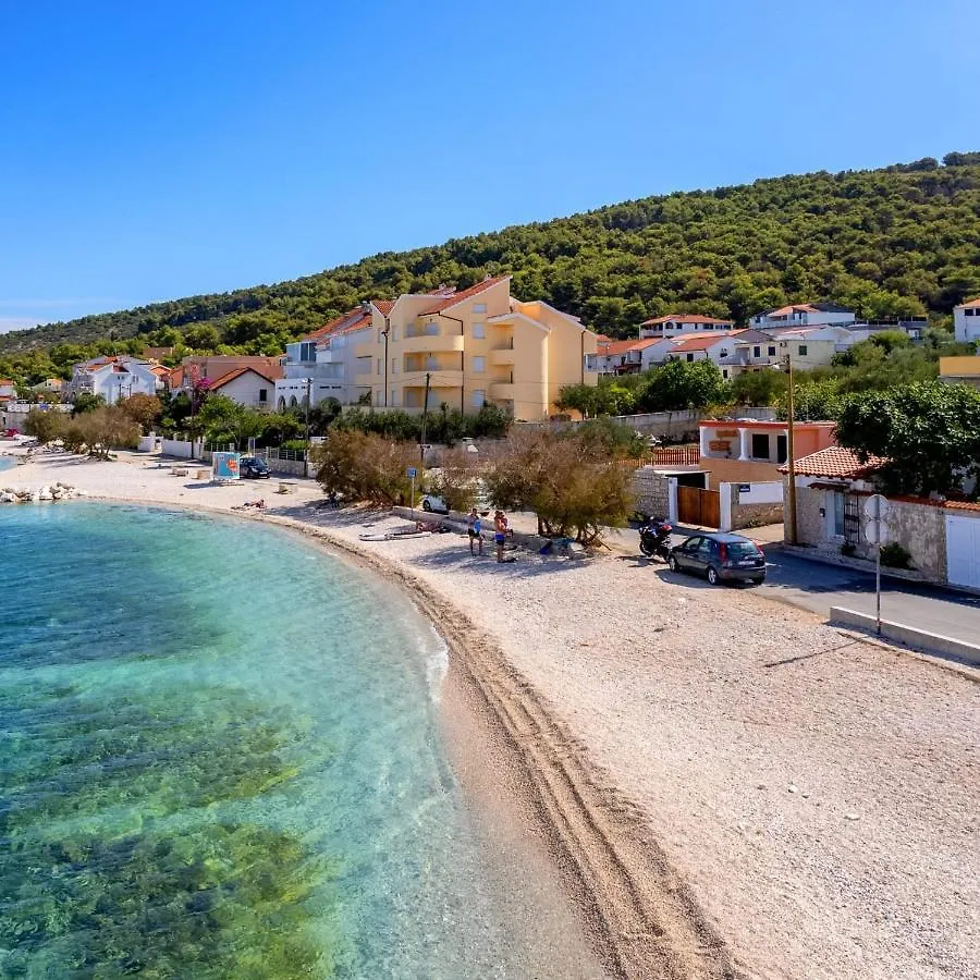 Holiday House Iva Slatine Apartment