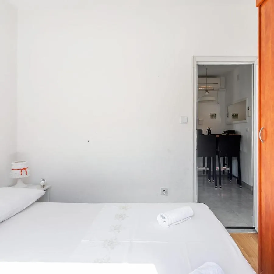 Apartment Holiday House Iva Slatine