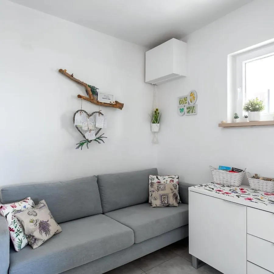 Apartment Holiday House Iva Slatine